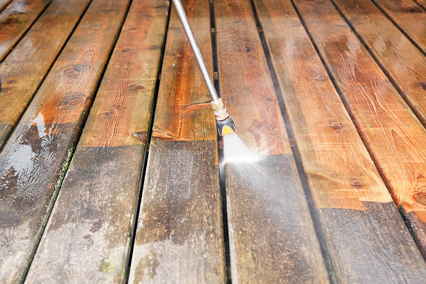 Best Deck Cleaning Services  in New Middletown, OH